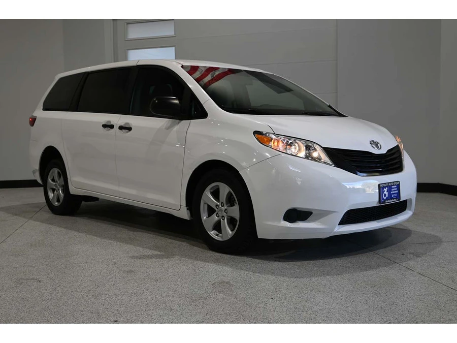 2015 Toyota Sienna 3rd Gen - Image 3 of 12