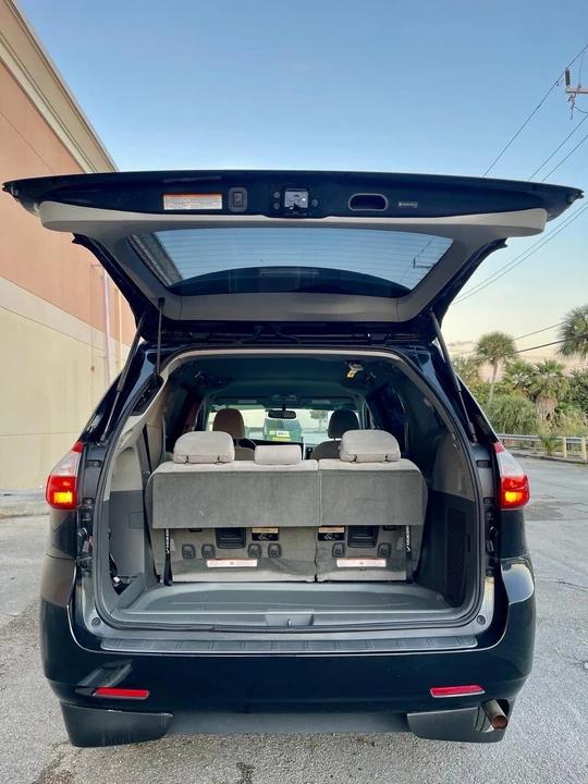 2015 Toyota Sienna 2nd Gen - Image 10 of 21