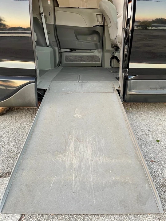2015 Toyota Sienna 2nd Gen - Image 18 of 21