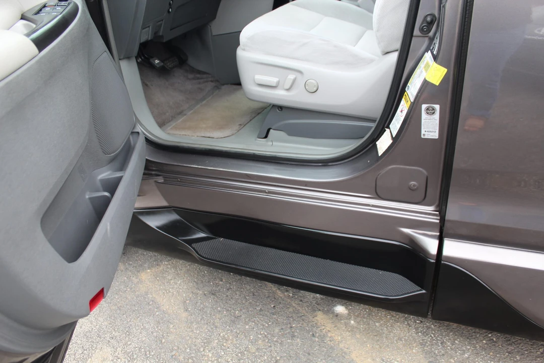 2015 Toyota Sienna 3rd Gen - Image 27 of 31