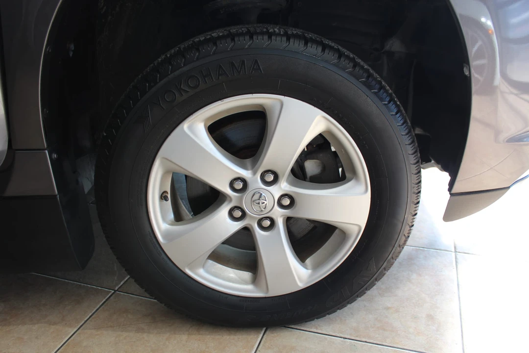 2015 Toyota Sienna 3rd Gen - Image 26 of 31