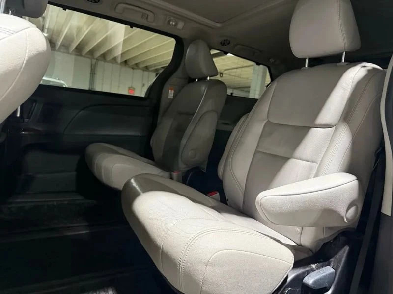 2015 Toyota Sienna 3rd Gen - Image 11 of 12