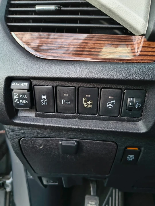 2015 Toyota Sienna 3rd Gen - Image 18 of 20