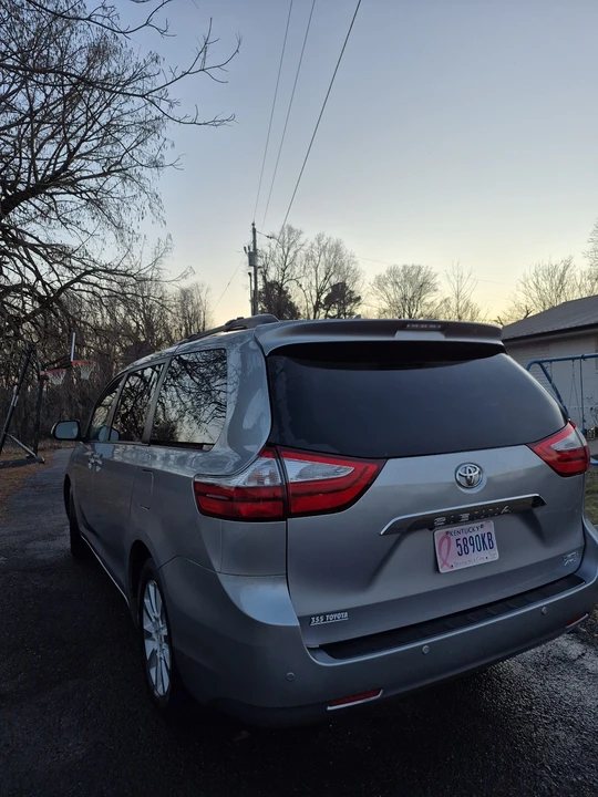 2015 Toyota Sienna 3rd Gen - Image 2 of 20