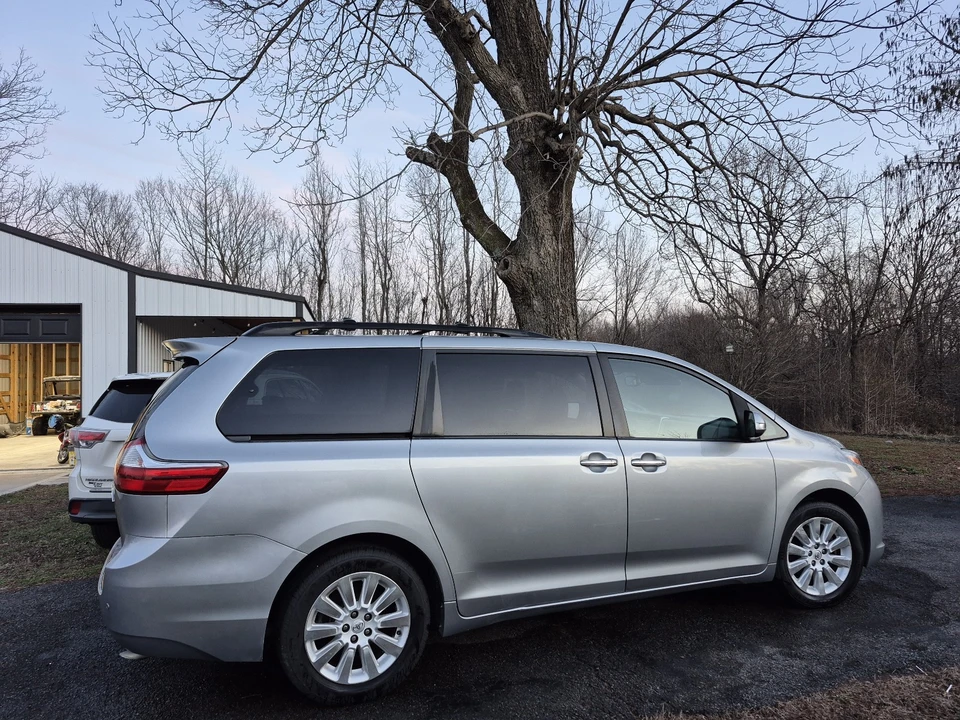 2015 Toyota Sienna 3rd Gen - Image 6 of 20