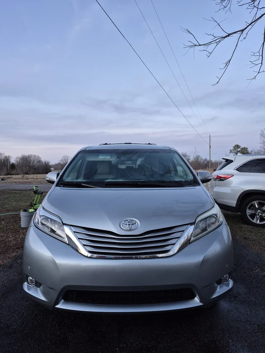 2015 Toyota Sienna 3rd Gen - Image 4 of 20