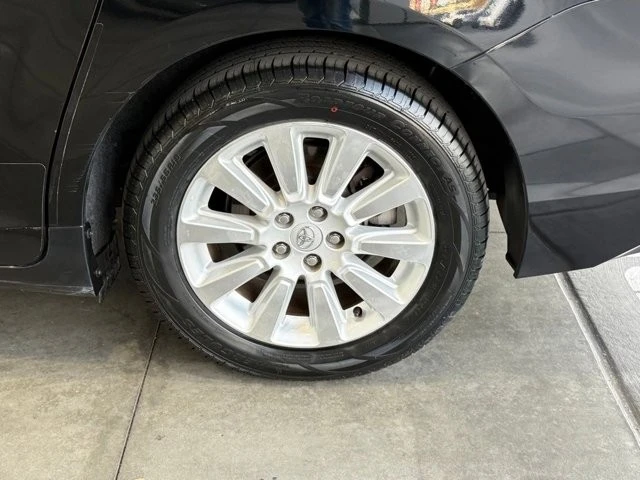 2015 Toyota Sienna 3rd Gen - Image 15 of 21