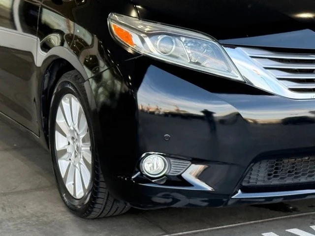 2015 Toyota Sienna 3rd Gen - Image 8 of 12