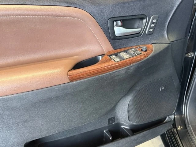 2015 Toyota Sienna 3rd Gen - Image 17 of 21