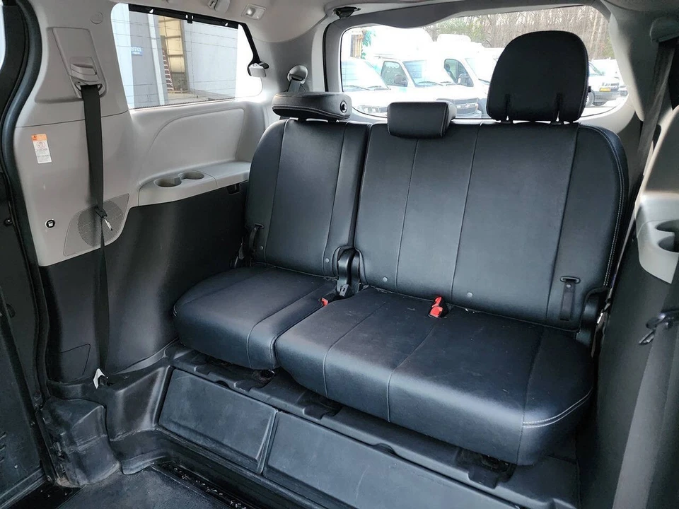 2015 Toyota Sienna 3rd Gen - Image 15 of 21
