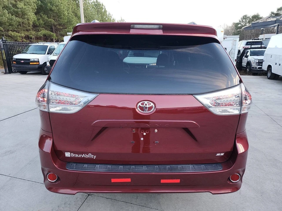2015 Toyota Sienna 3rd Gen - Image 6 of 21