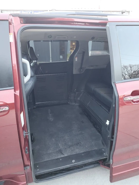 2015 Toyota Sienna 3rd Gen - Image 14 of 21
