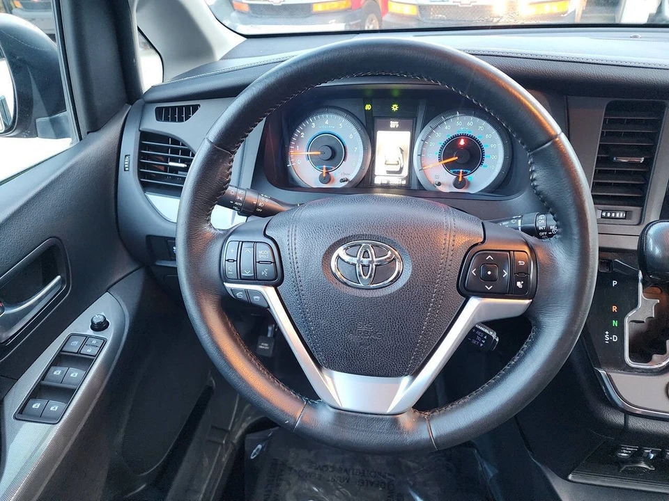 2015 Toyota Sienna 3rd Gen - Image 19 of 21