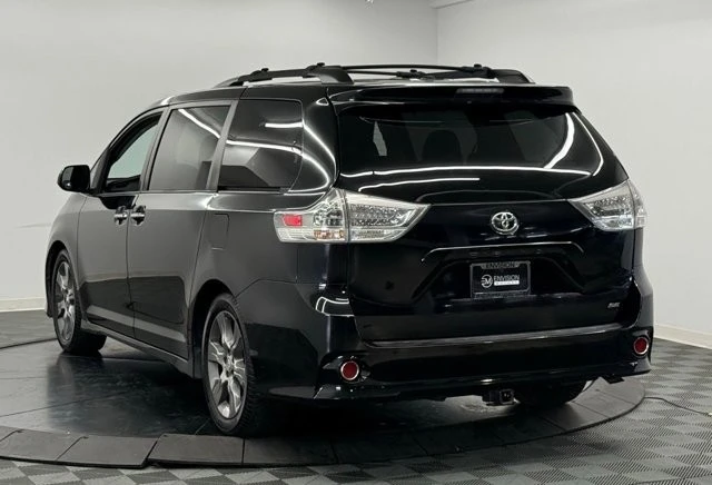 2015 Toyota Sienna 2nd Gen - Image 10 of 12