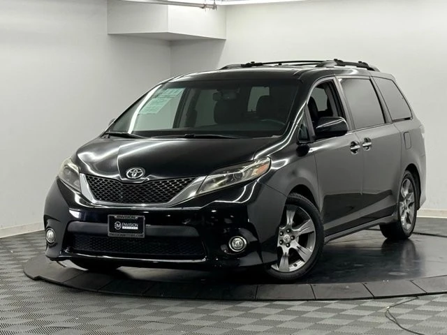 2015 Toyota Sienna 2nd Gen - Image 2 of 12