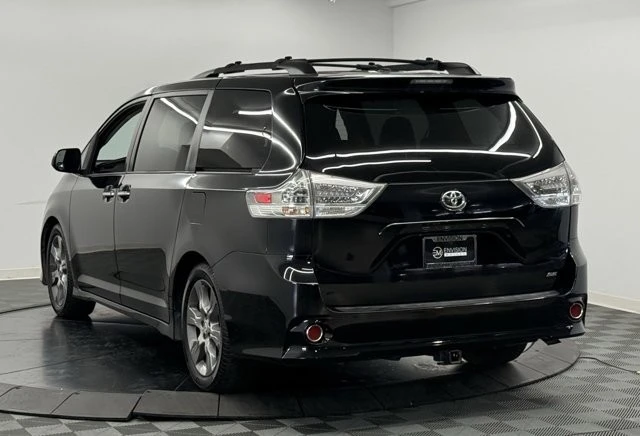 2015 Toyota Sienna 2nd Gen - Image 10 of 12