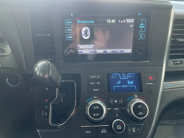 2015 Toyota Sienna 3rd Gen - Image 13 of 31