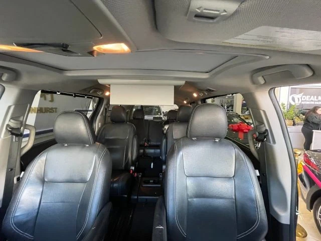 2015 Toyota Sienna 3rd Gen - Image 17 of 31