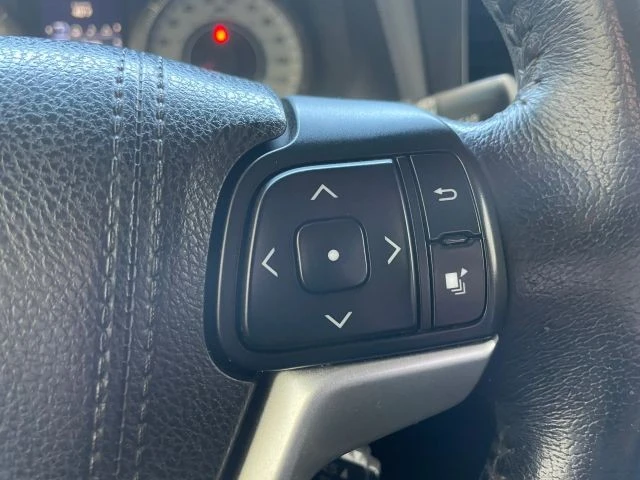 2015 Toyota Sienna 3rd Gen - Image 11 of 31