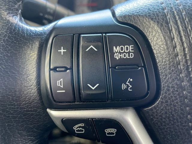 2015 Toyota Sienna 3rd Gen - Image 10 of 31