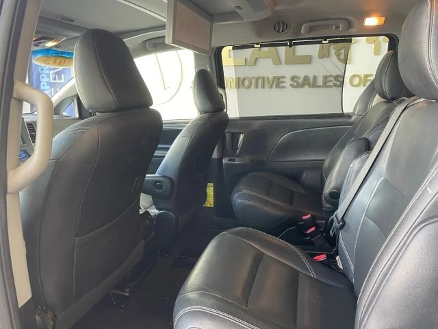 2015 Toyota Sienna 3rd Gen - Image 18 of 31
