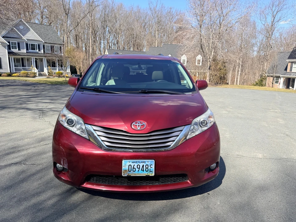 2015 Toyota Sienna 3rd Gen - Image 7 of 21
