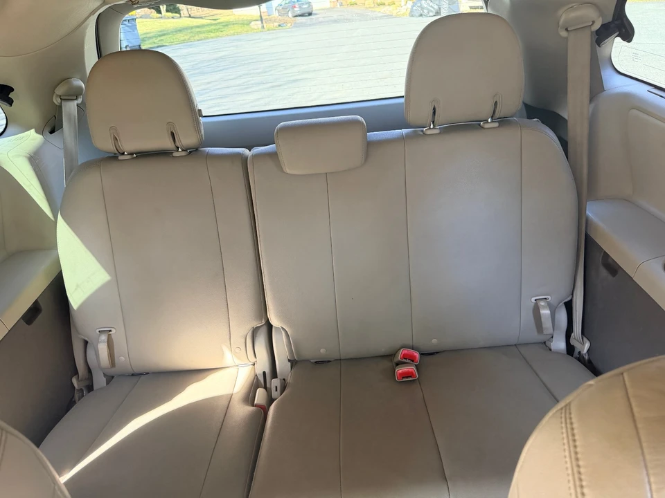 2015 Toyota Sienna 3rd Gen - Image 10 of 21