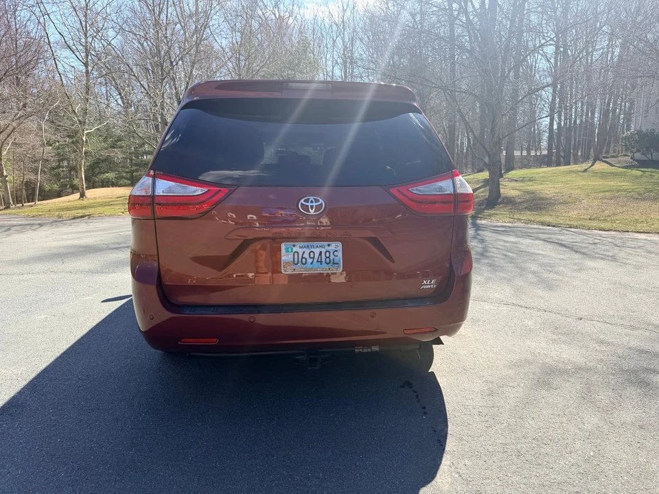 2015 Toyota Sienna 3rd Gen - Image 8 of 21