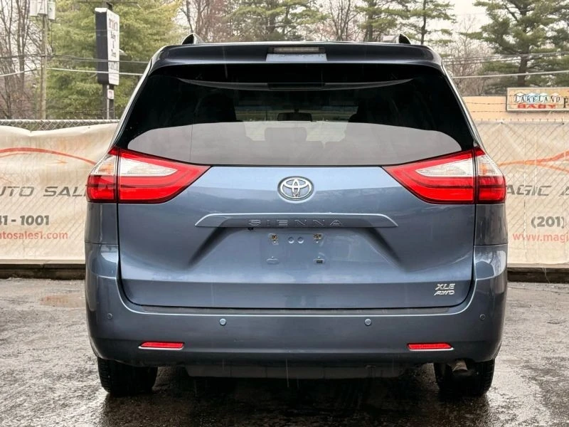 2015 Toyota Sienna 3rd Gen - Image 10 of 12