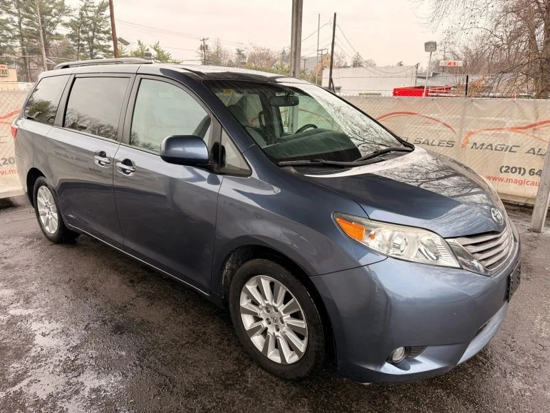 2015 Toyota Sienna 3rd Gen - Image 7 of 12