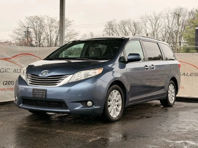 2015 Toyota Sienna 3rd Gen - Image 3 of 12