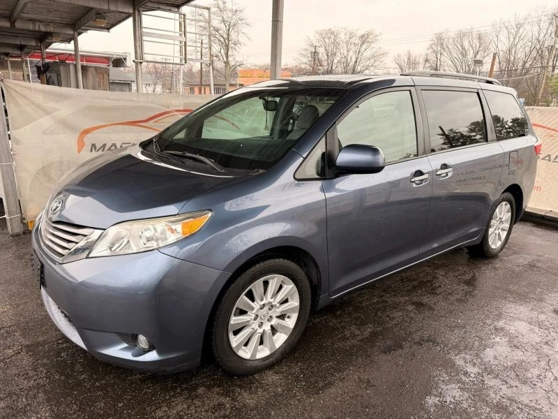 2015 Toyota Sienna 3rd Gen - Image 8 of 12