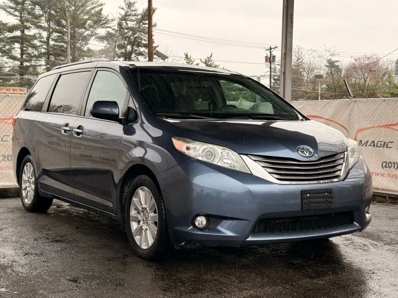 2015 Toyota Sienna 3rd Gen - Image 6 of 12