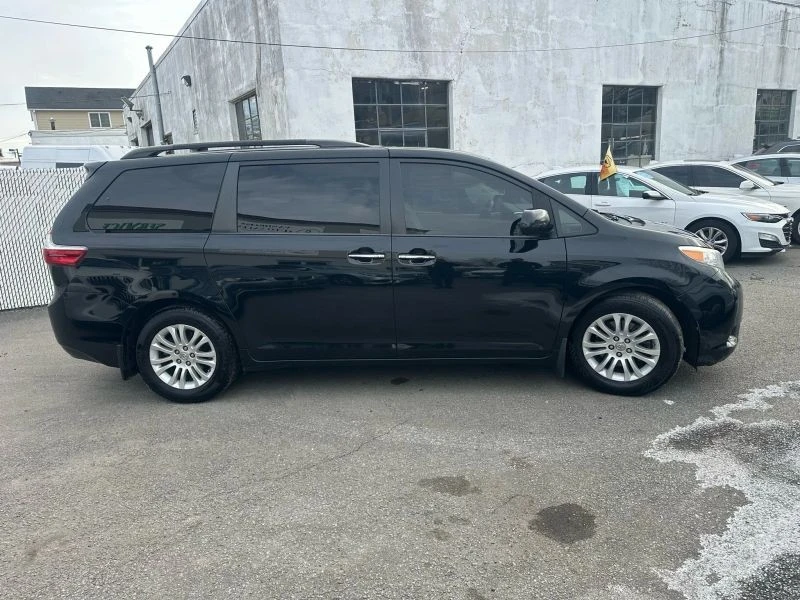 2015 Toyota Sienna 3rd Gen - Image 5 of 12