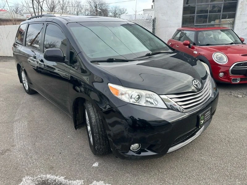 2015 Toyota Sienna 3rd Gen - Image 4 of 12