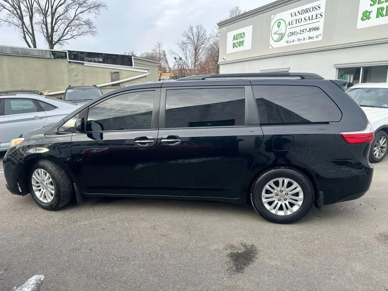 2015 Toyota Sienna 3rd Gen - Image 8 of 12