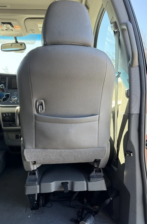 2015 Toyota Sienna 3rd Gen - Image 15 of 21