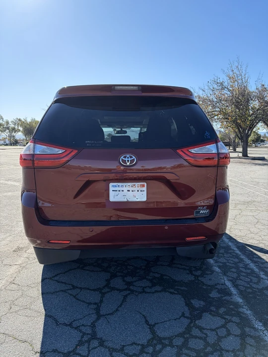 2015 Toyota Sienna 3rd Gen - Image 6 of 21