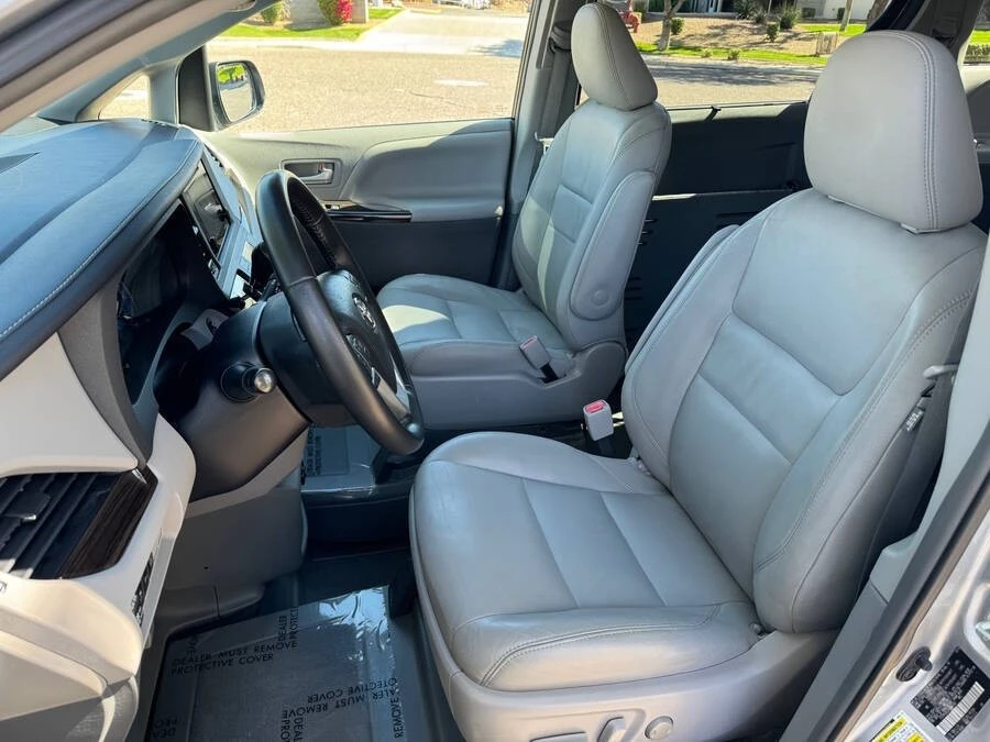 2015 Toyota Sienna 3rd Gen - Image 5 of 15