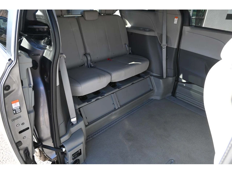2015 Toyota Sienna 3rd Gen - Image 18 of 21