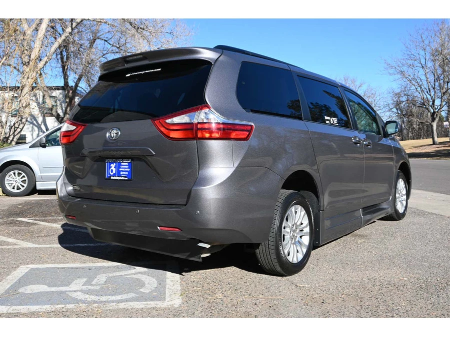 2015 Toyota Sienna 3rd Gen - Image 6 of 21