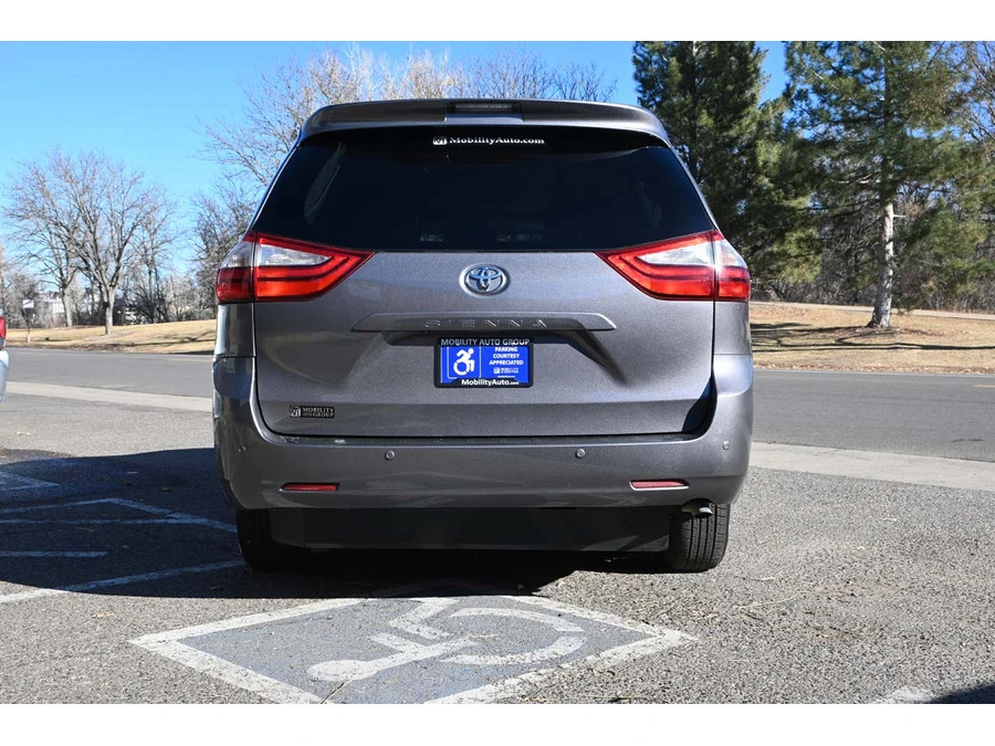 2015 Toyota Sienna 3rd Gen - Image 7 of 12