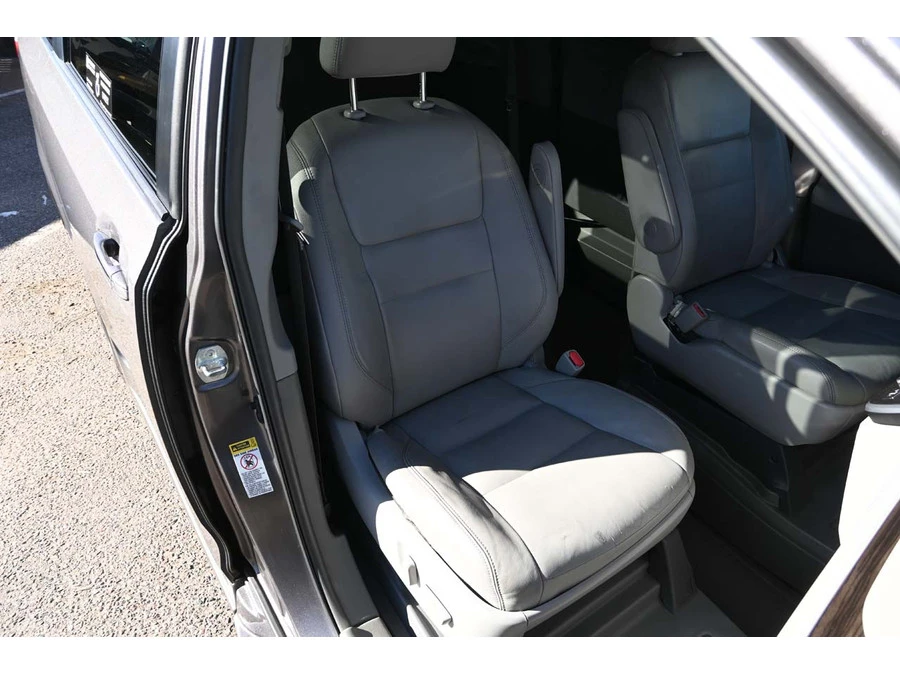 2015 Toyota Sienna 3rd Gen - Image 16 of 21
