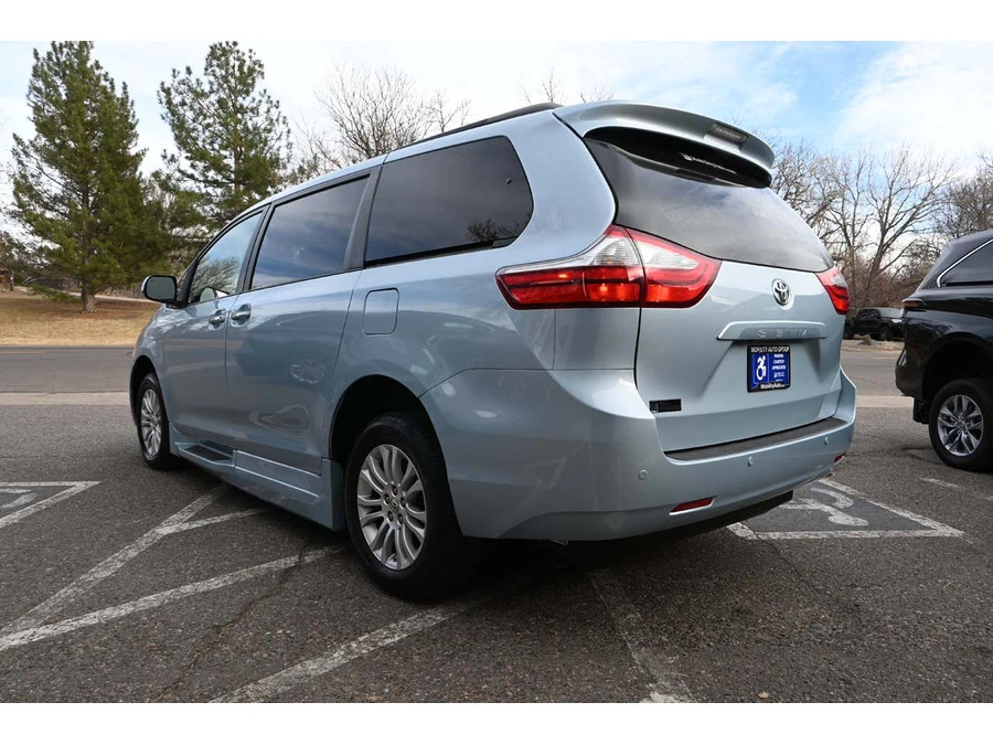 2015 Toyota Sienna 3rd Gen - Image 8 of 12