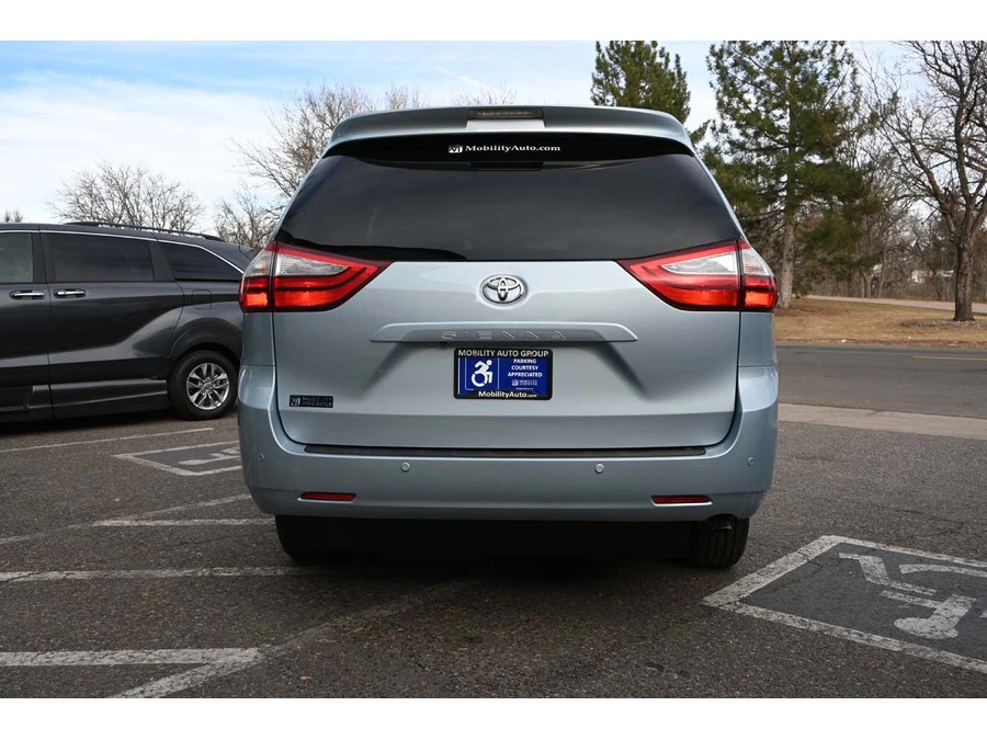2015 Toyota Sienna 3rd Gen - Image 7 of 12