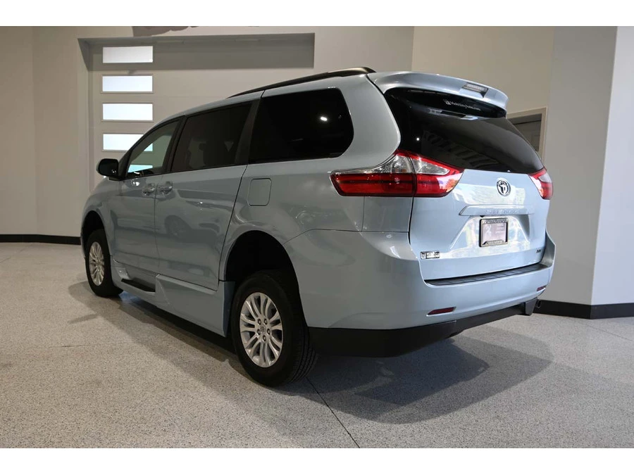 2015 Toyota Sienna 3rd Gen - Image 8 of 12