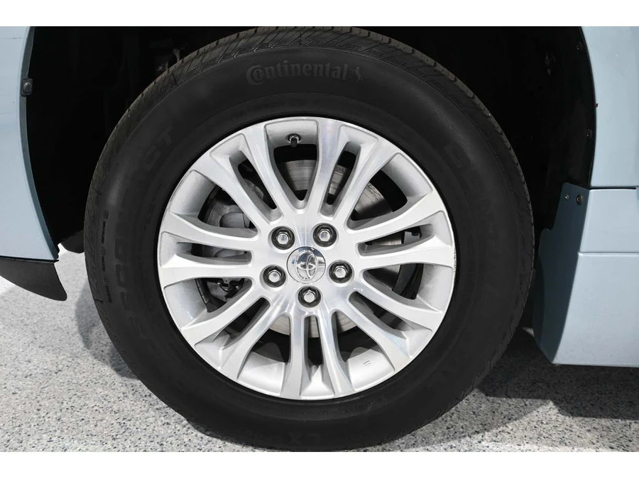2015 Toyota Sienna 3rd Gen - Image 12 of 12