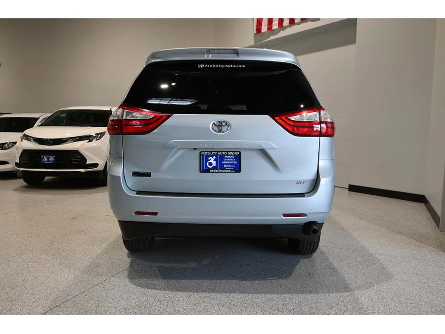 2015 Toyota Sienna 3rd Gen - Image 7 of 12