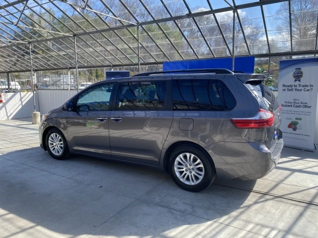 2015 Toyota Sienna 3rd Gen - Image 12 of 21