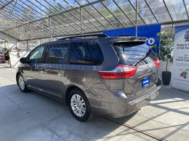 2015 Toyota Sienna 3rd Gen - Image 13 of 21